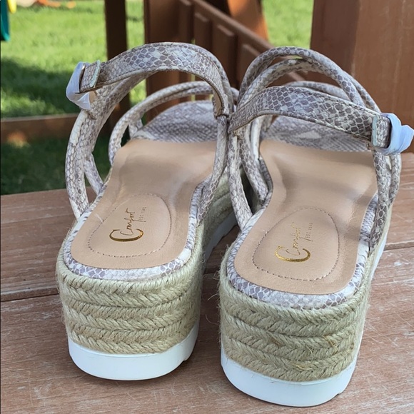 Snakeskin Strap Flatform Sandals - Picture 6 of 8